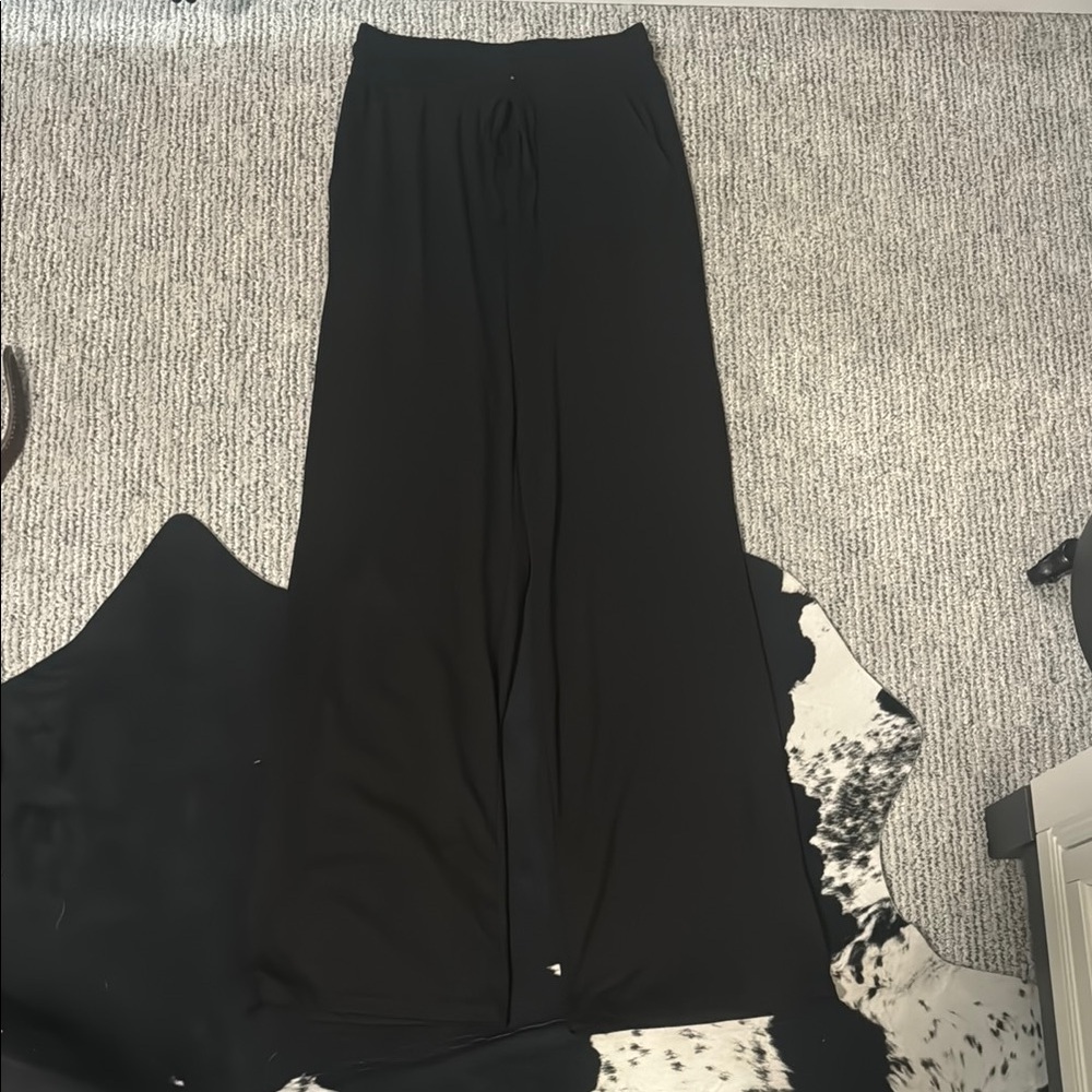 Black womens size small yoga pants